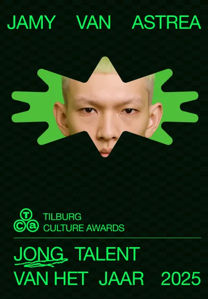 Definitieve donkere poster met een groene ster, een subtiel grid, het logo en de awardtitel